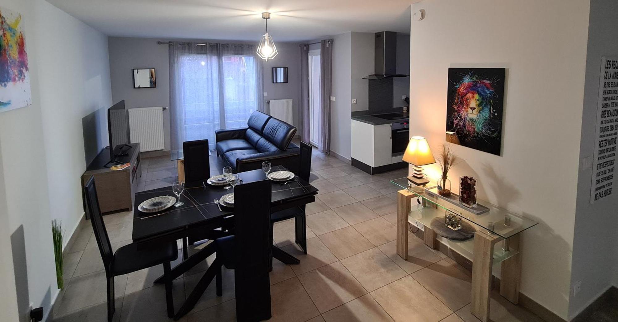 Appartement De Standing Au Centre De Chassieu Luaran gambar
